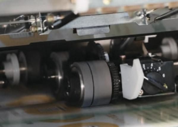 調整しやすいチラシ給紙部